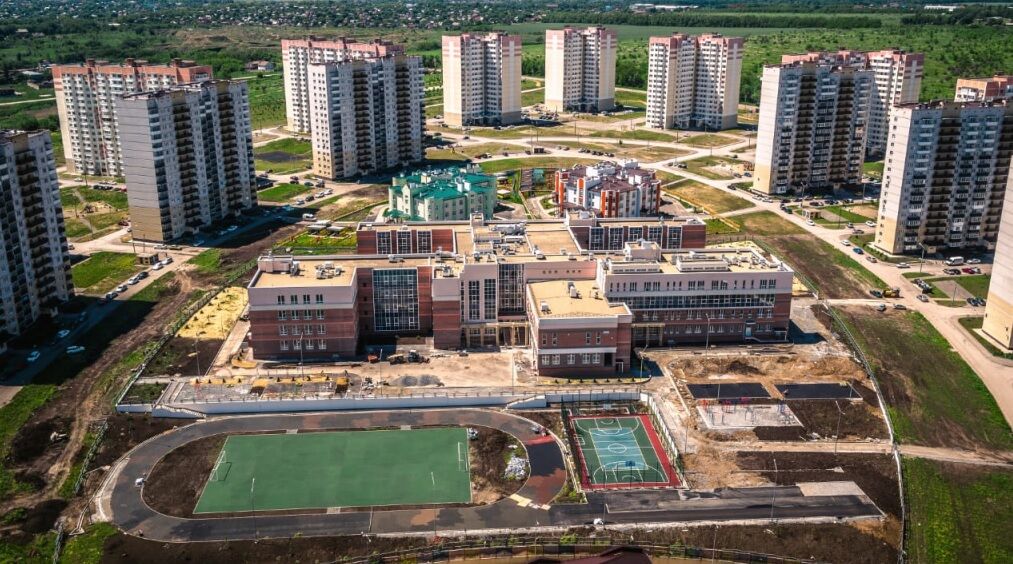 В Суворовском микрорайоне Ростова достроили школу на 1200 мест - фото 1
