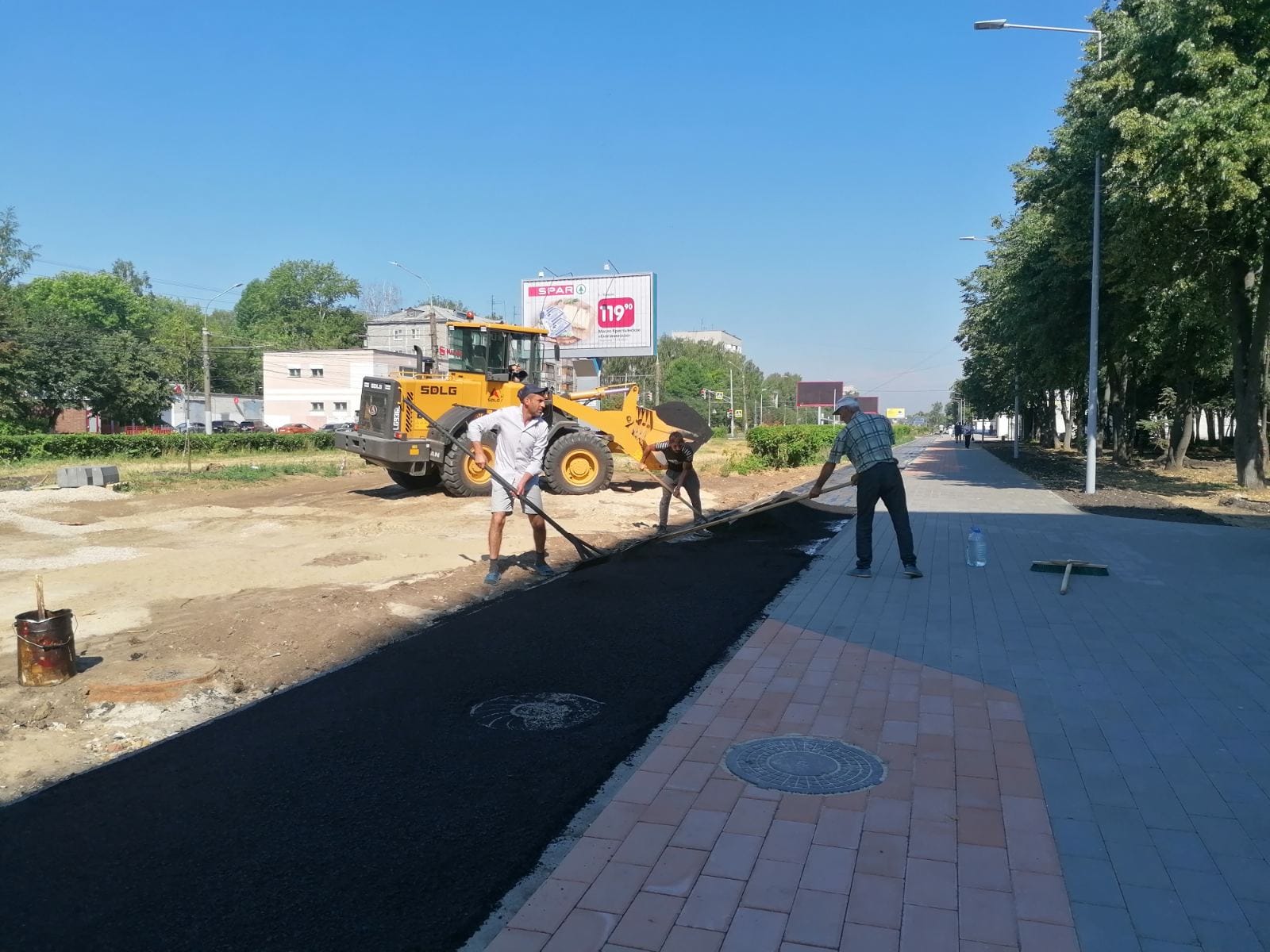 Подрядчик завершает строительство велодорожки на улице Веденяпина в Нижнем Новгороде 