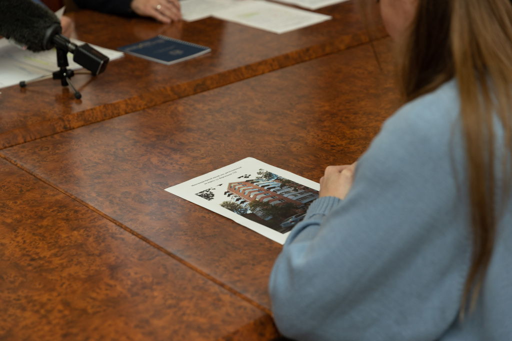 Многодетная семья в Ростове получит от властей города четырехкомнатную квартиру - фото 1