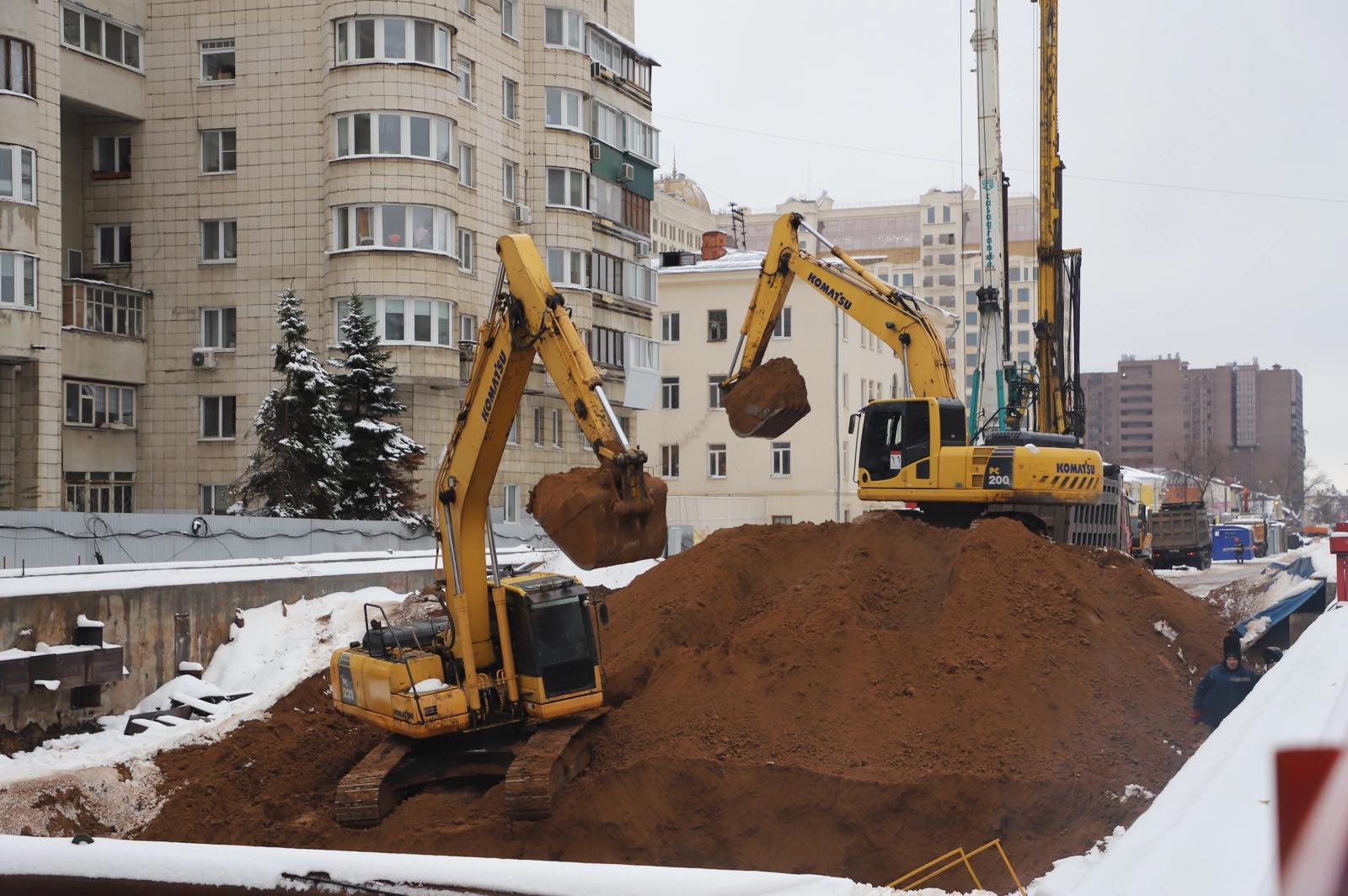 Более половины котлована для прокладки метро выкопали на улице Галактионовской в Самаре - фото 2