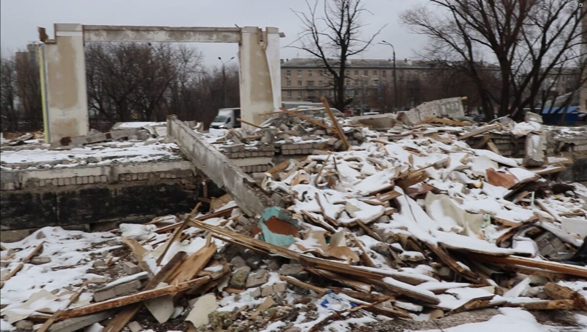 Нижегородцы обнаружили свалку строительного мусора вместо дома - фото 1