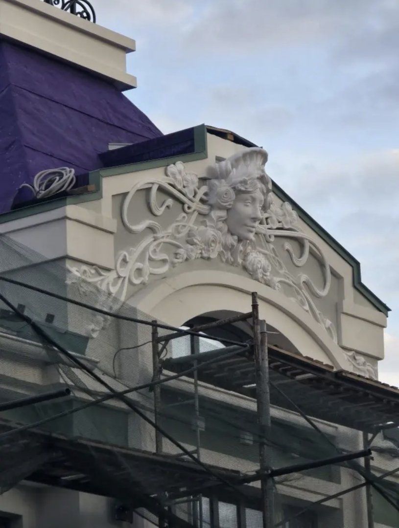 Воссозданный дом Самгина в Нижнем Новгороде украсили декором - фото 1