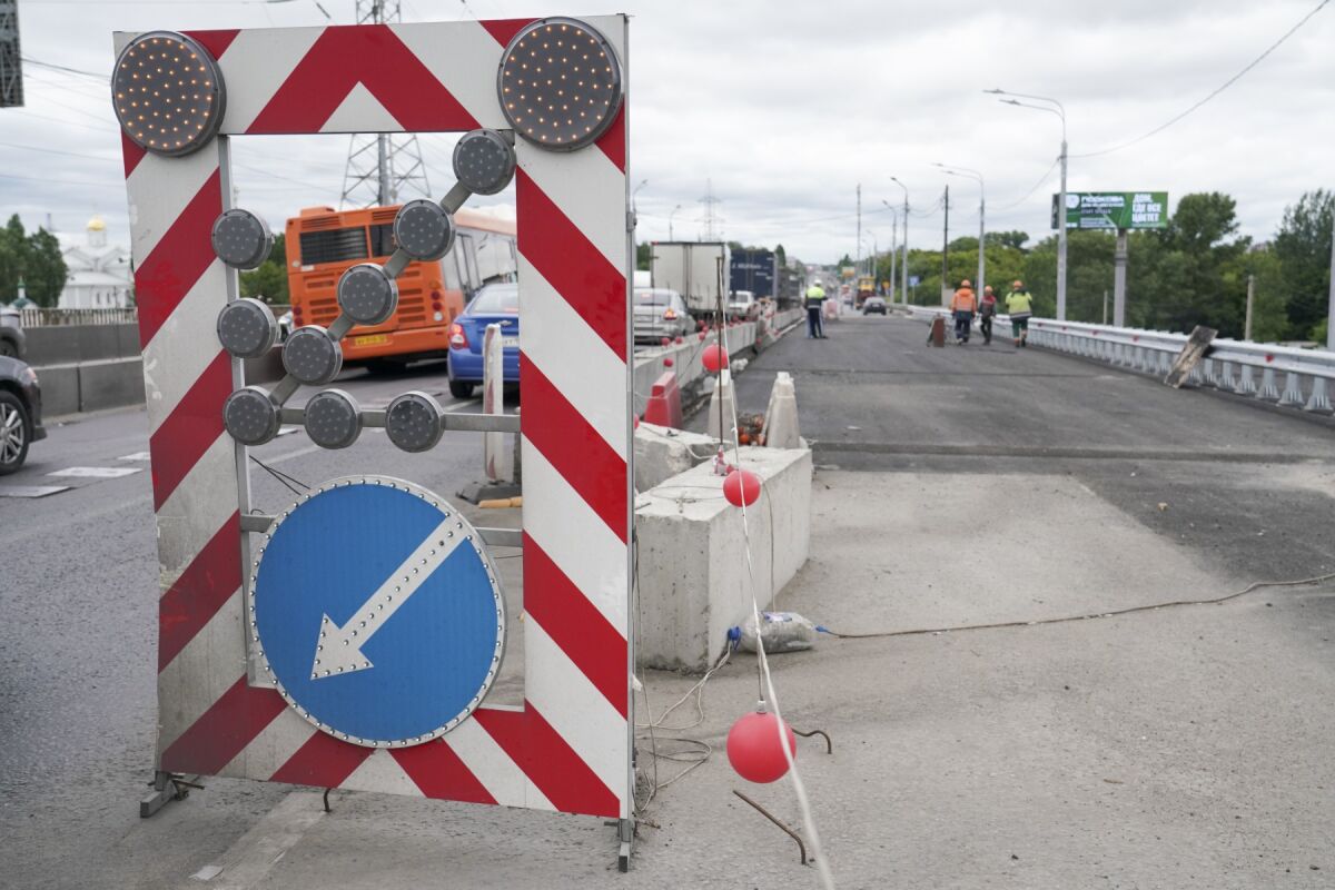 Движение по путепроводу у Мызинского моста частично возобновят в выходные - фото 1